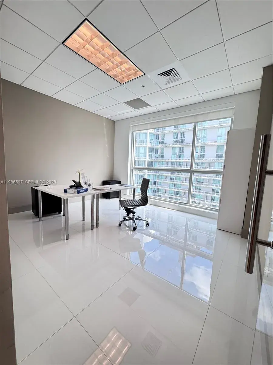 175 SW 7th St # 2205, Miami FL 33130
