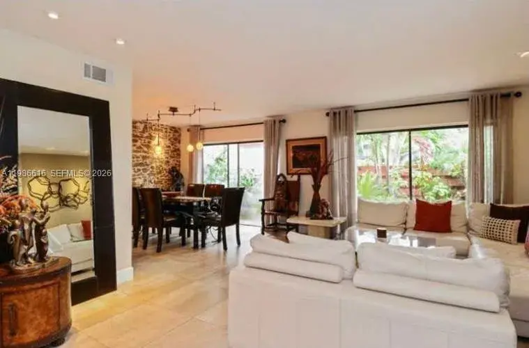 3 bedroom 2 bath Residential Lease for rent at 2991 Lakewood Ln # 329, Hollywood FL 33021
