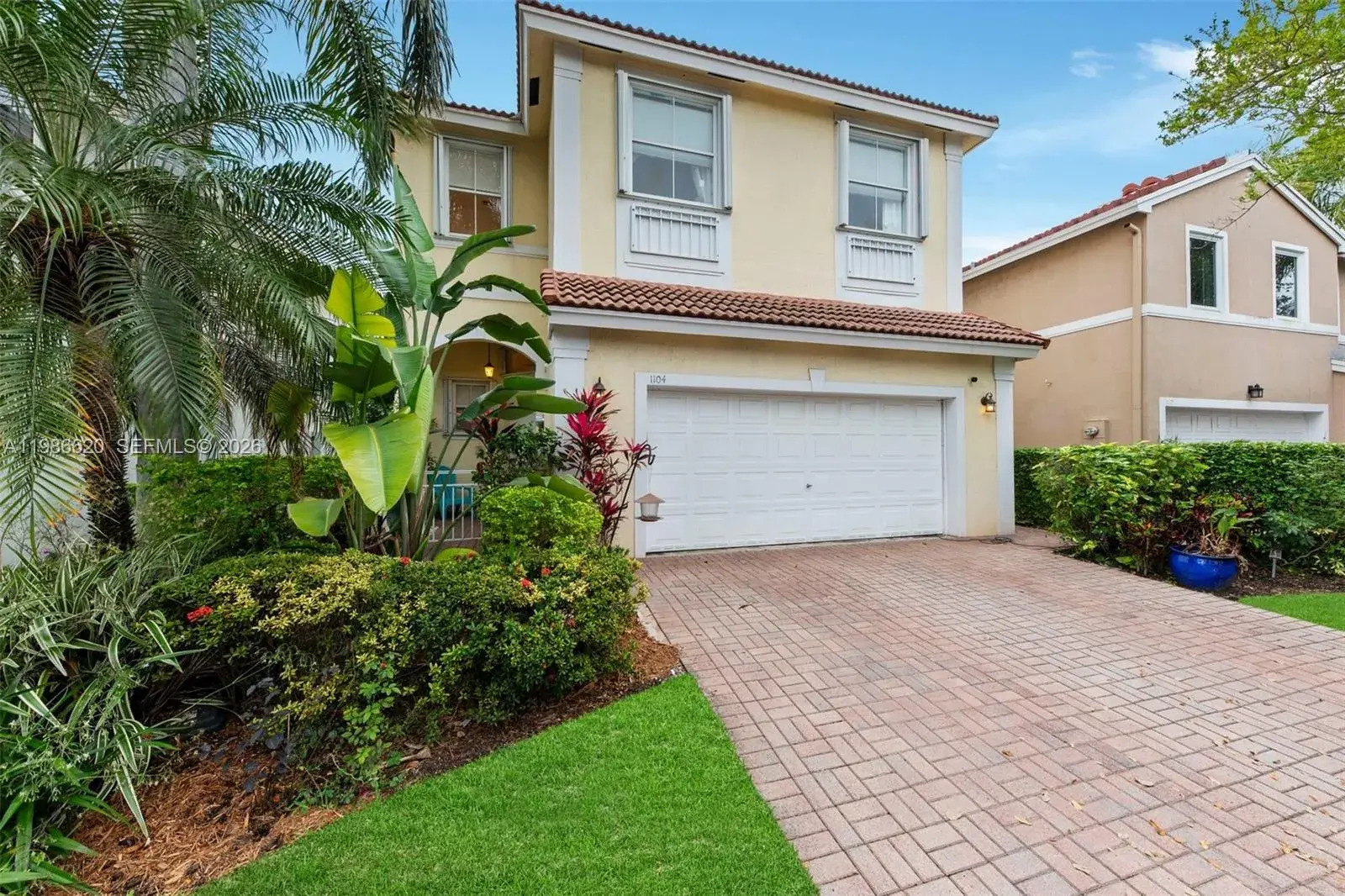 1104 Redwood St, Hollywood FL 33019