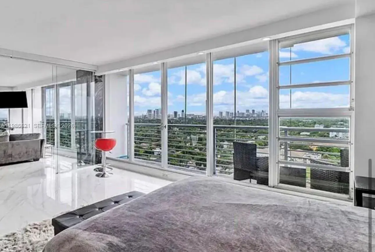 1 bedroom 2 bath Residential for sale at 1720 Harrison St # 15A, Hollywood FL 33020