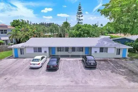 Commercial Sale for sale at 1100 NE 18th Ct # 8, Fort Lauderdale FL 33305