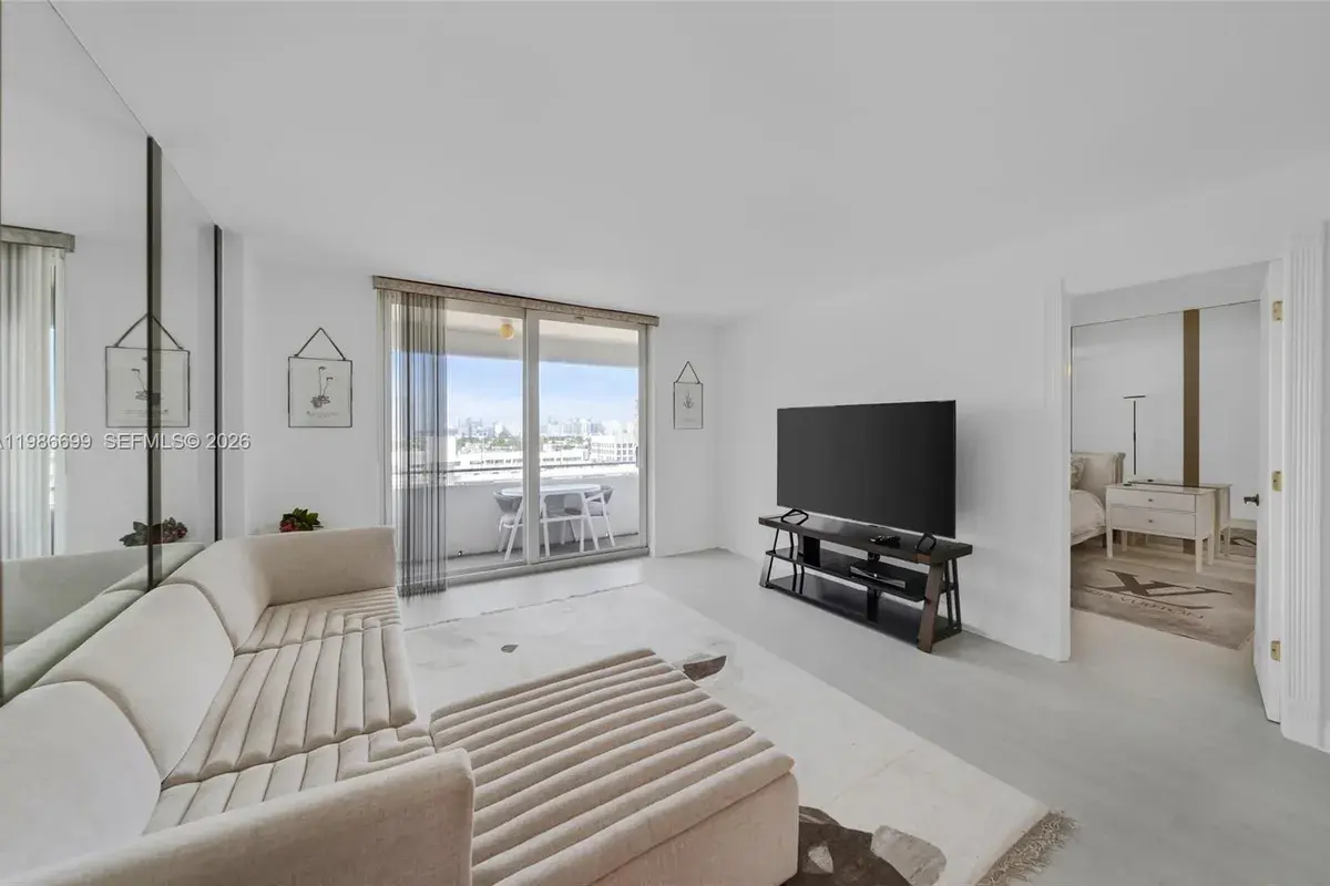 465 Ocean Dr # 1102, Miami Beach FL 33139
