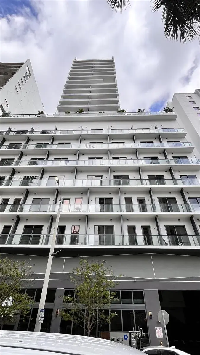 229 SW 9th St # 307, Miami FL 33130