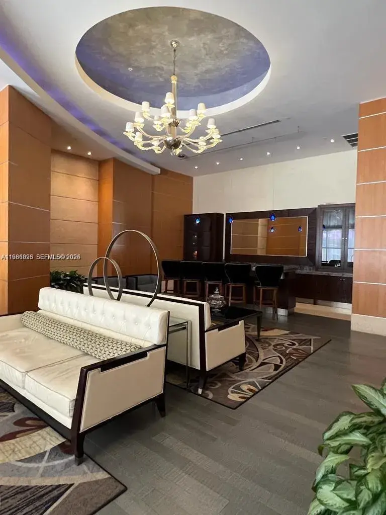 253 NE 2nd St # 3806, Miami FL 33132