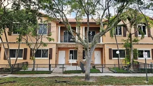 4 bedroom 3 bath Residential for sale at 11275 SW 231st Ln, Miami FL 33170