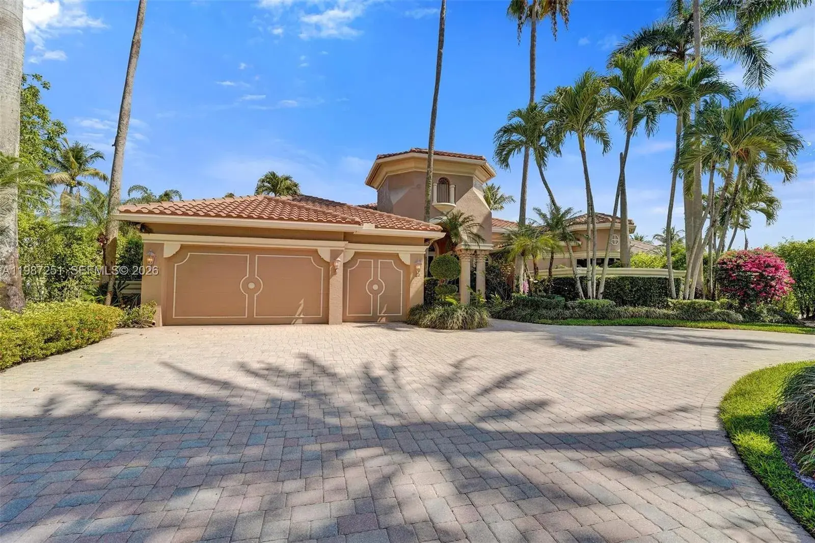 4 bedroom 4 bath Residential for sale at 10813 Blackhawk St, Plantation FL 33324