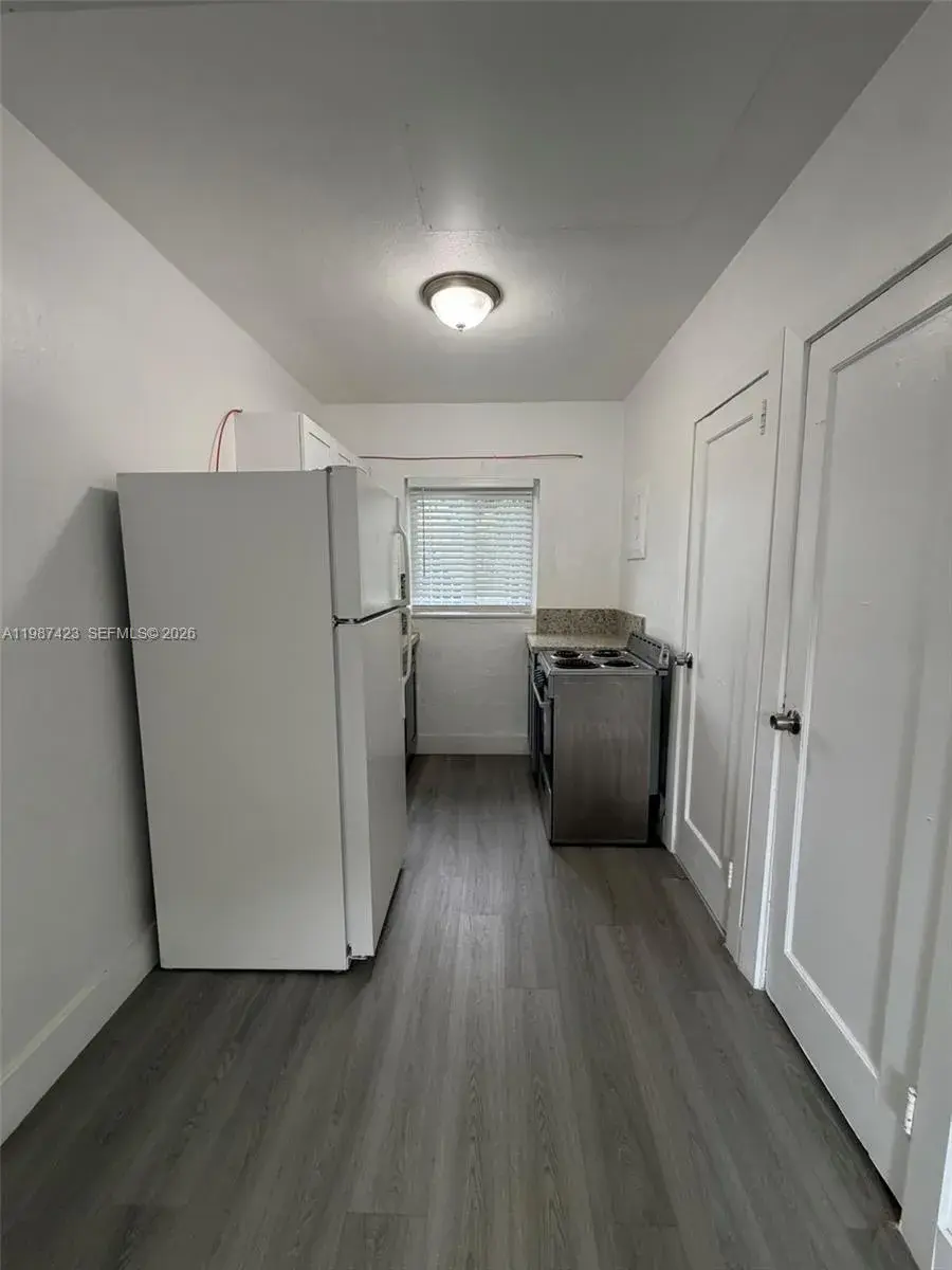 430 SW 6th Ave # 4, Miami FL 33130 photo 4