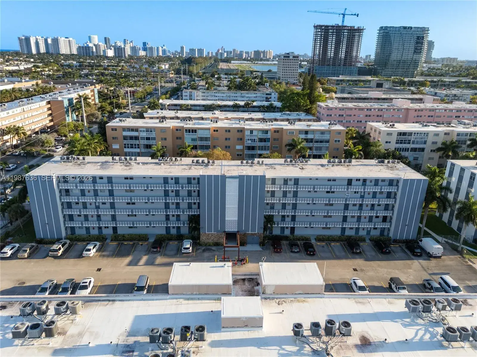 1 bedroom 1 bath Residential for sale at 233 NE 14th Ave # 406, Hallandale Beach FL 33009
