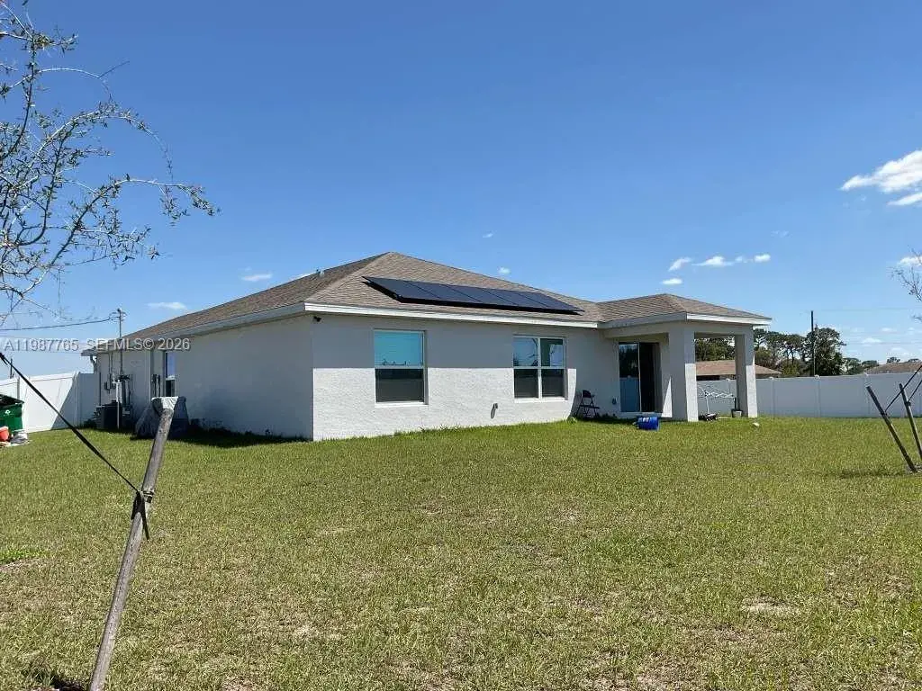 9013 Meadow Cir, La Belle FL 33935