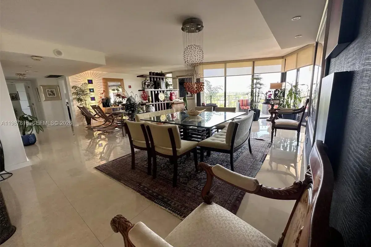 1000 Quayside Ter # 1101, Miami FL 33138