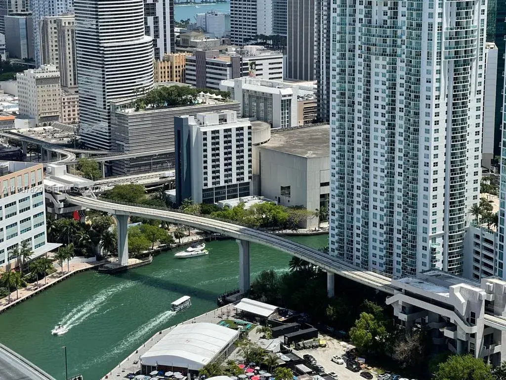 2 bedroom 2 bath Residential for sale at 88 SW 7th St # 3609, Miami FL 33130