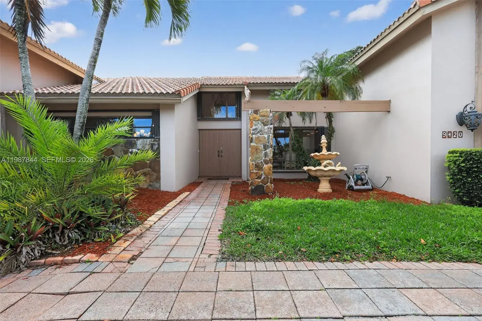 9420 Sea Turtle Ln, Plantation FL 33324