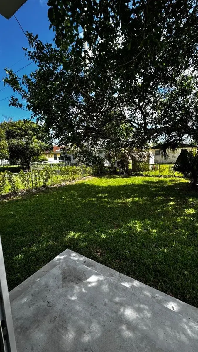 2788 NW 9th Pl, Fort Lauderdale FL 33311