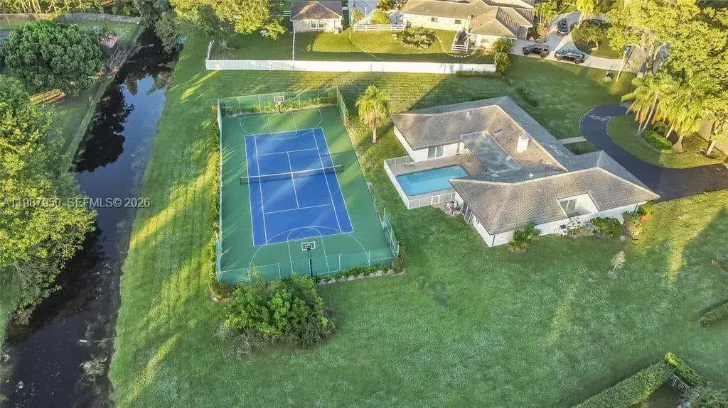 6 bedroom 3 bath Residential for sale at 4010 NW 99th Ave, Coral Springs FL 33065