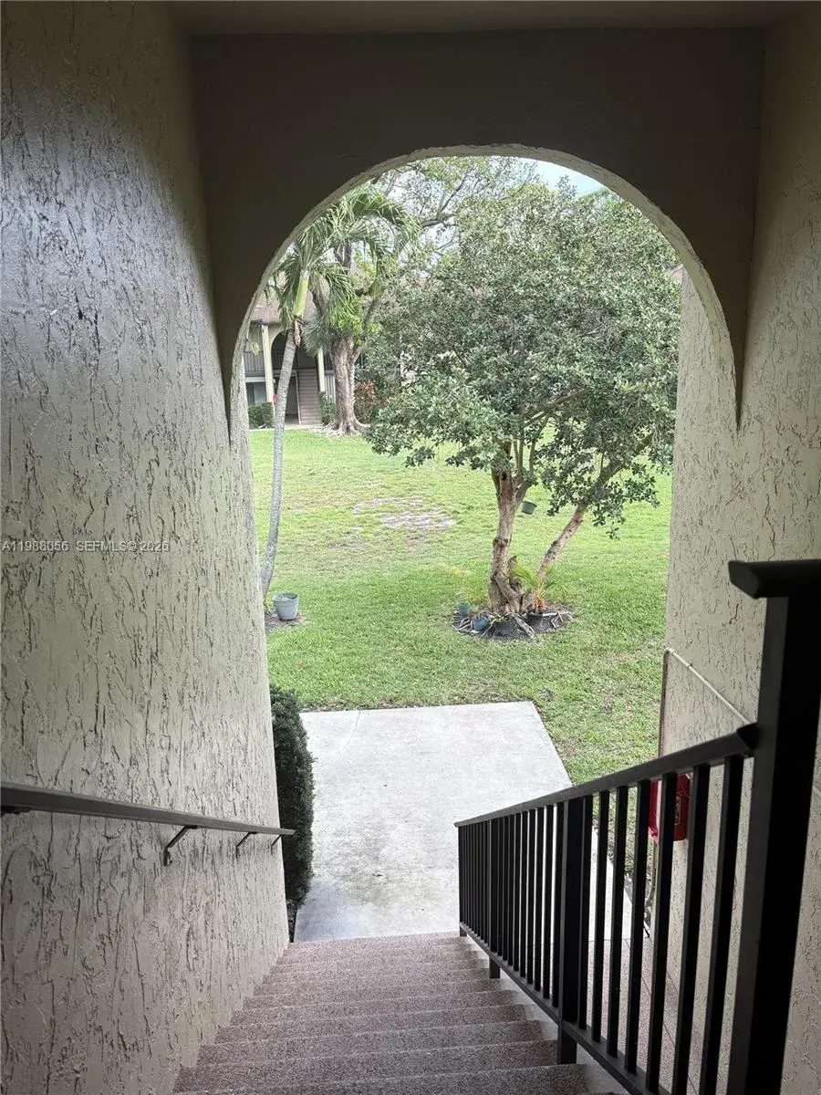 721 Sunny Pine Way # C2, Green Acres FL 33415