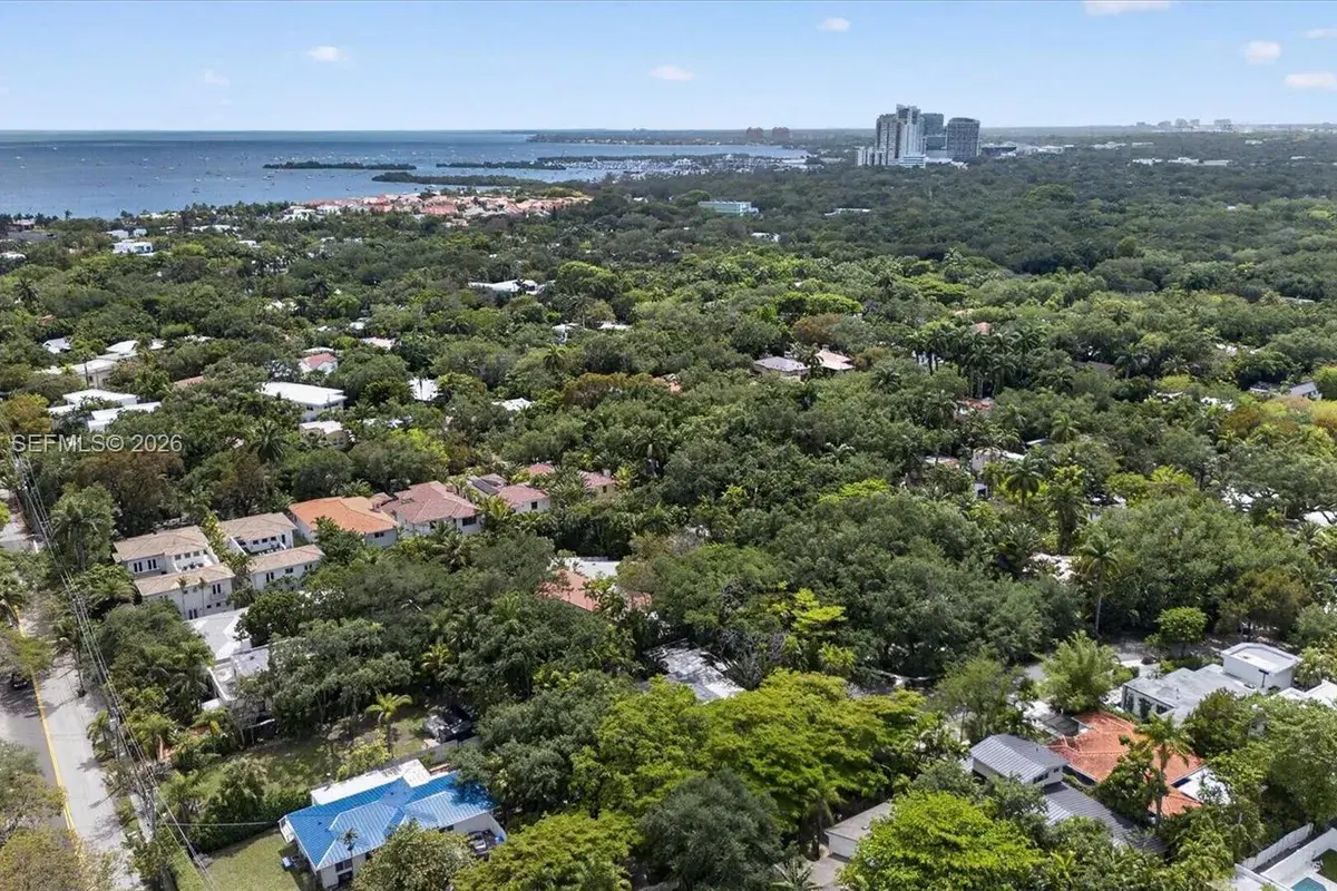1753 Nocatee Dr, Miami FL 33133