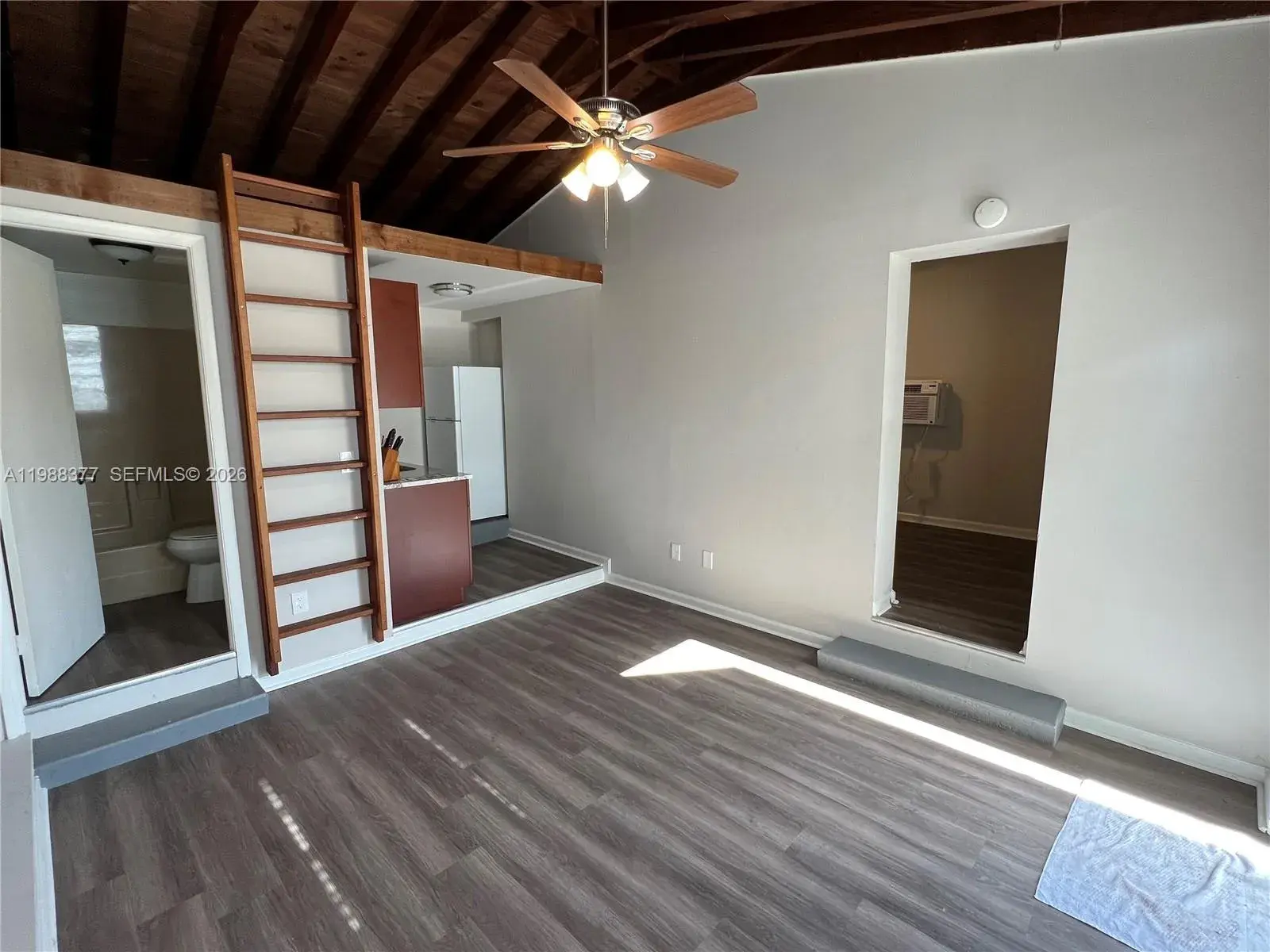 1 bedroom 1 bath Residential Lease for rent at 1001 S 22nd Ct Rear, Hollywood FL 33020