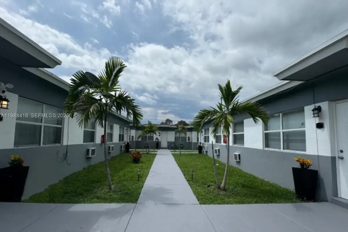 2300 Douglas St # 5, Hollywood FL 33020