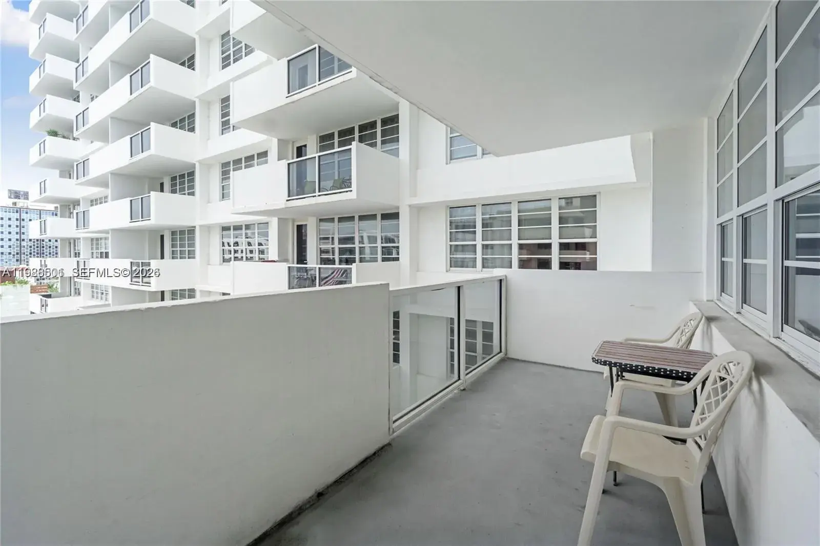 1 bath Residential Lease for rent at 100 Lincoln Rd # 818, Miami Beach FL 33139