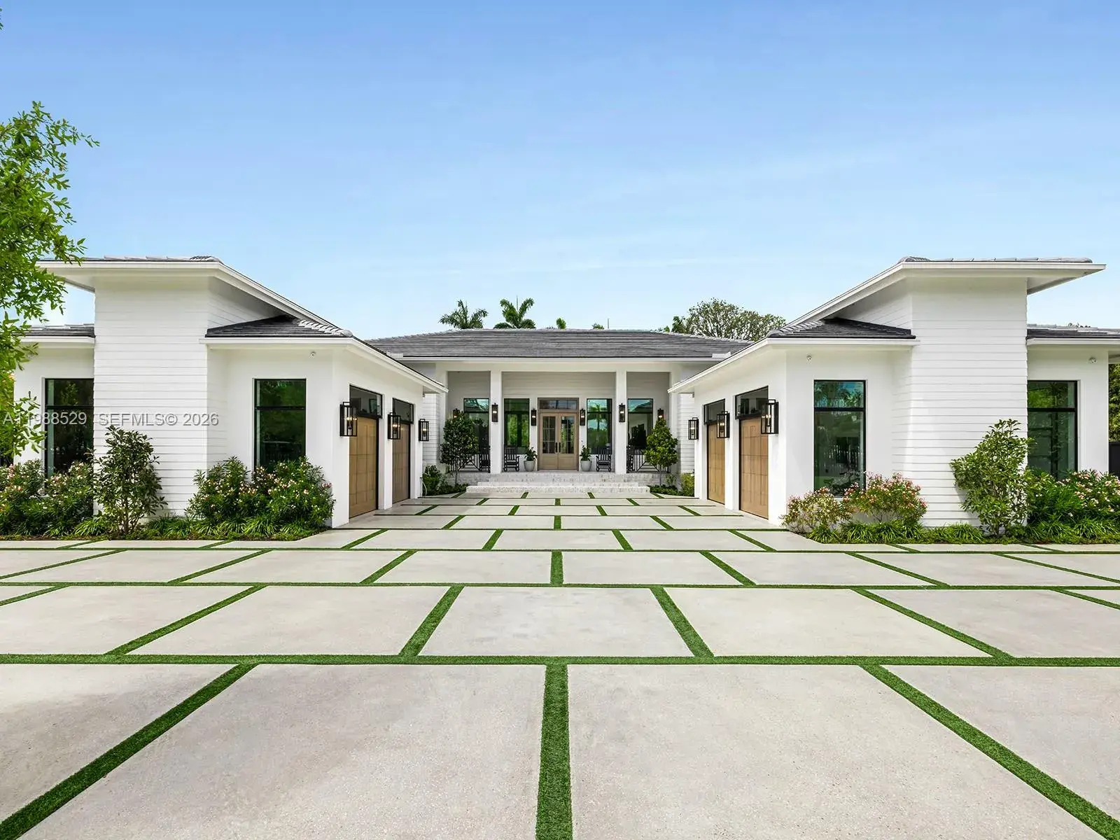 6 bedroom 6 bath Residential for sale at 14200 Old Cutler Rd, Palmetto Bay FL 33158