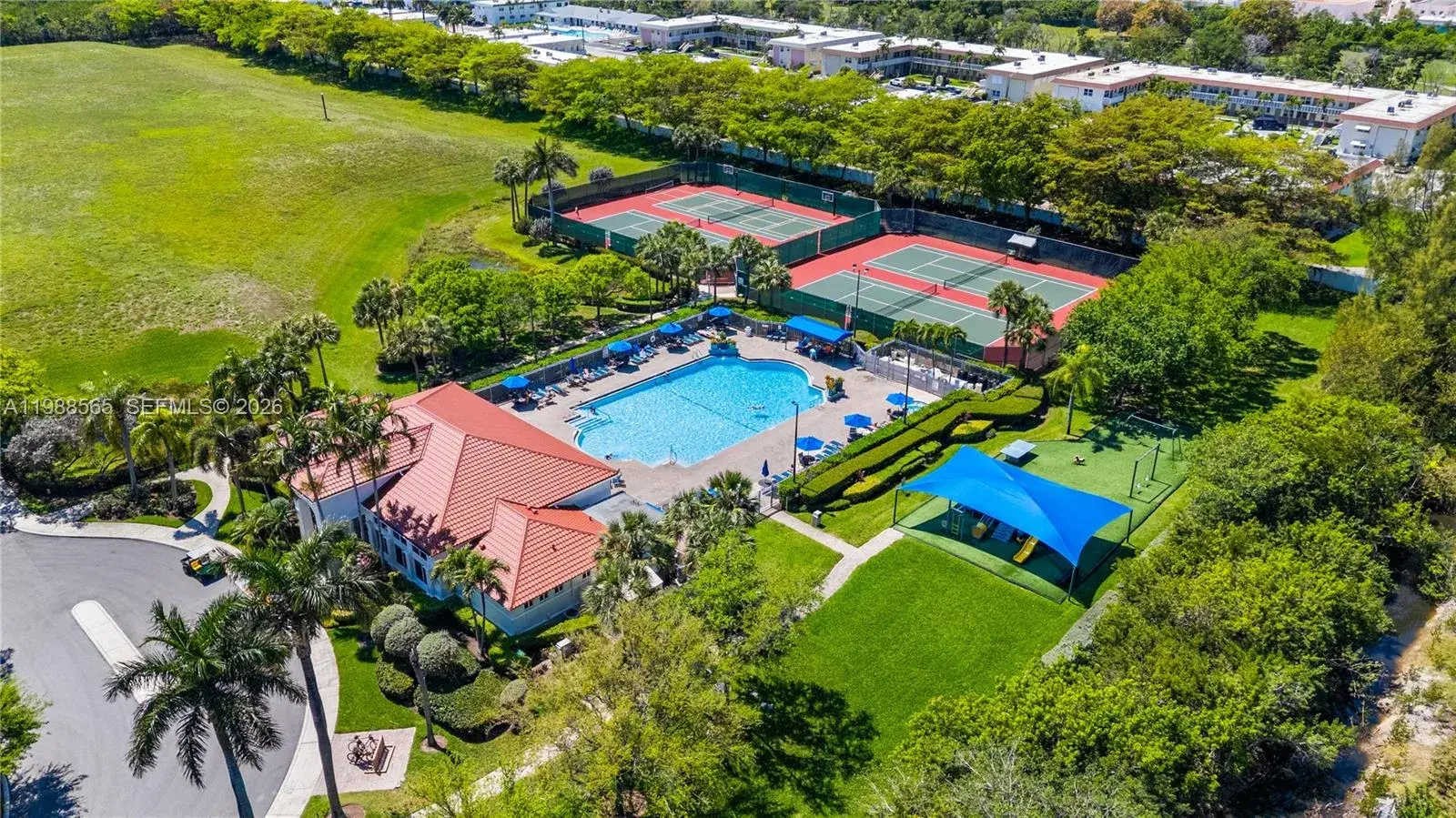 1120 Canella Ln, Hollywood FL 33019