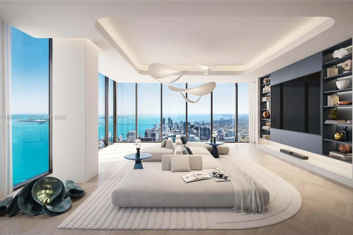 300 Biscayne Blvd, Miami FL 33132