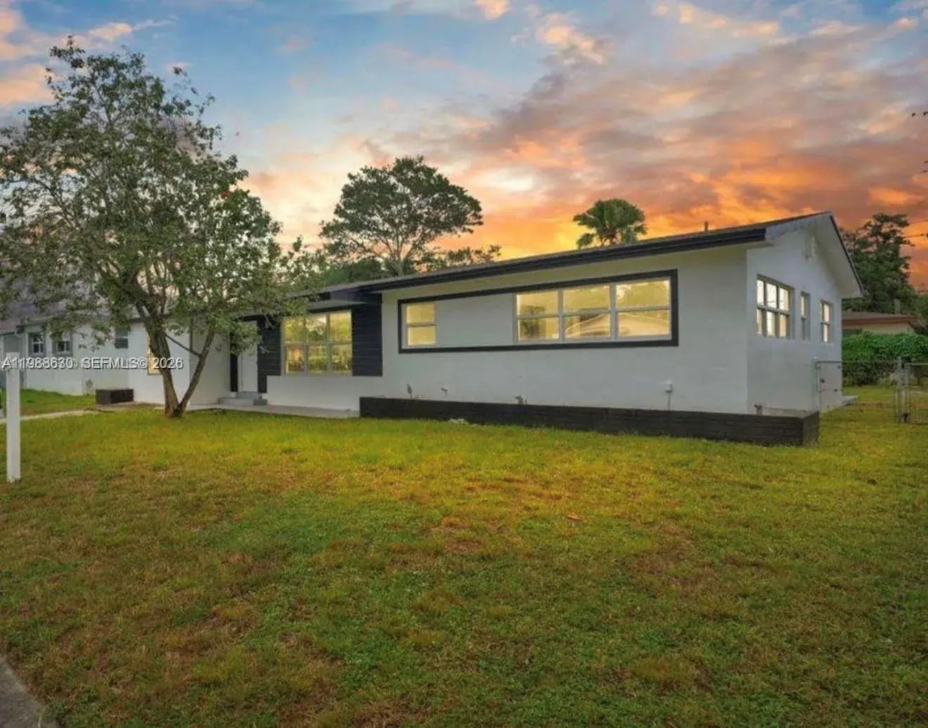 3 bedroom 2 bath Residential for sale at 17815 NE 7th Ct, Miami FL 33162