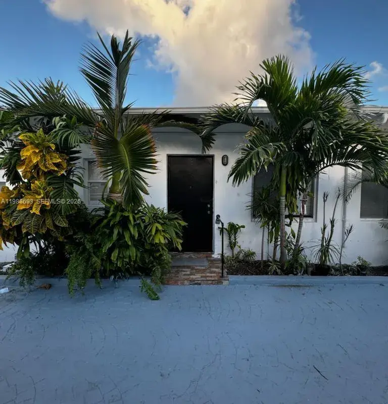 2900 W Flagler St, Miami FL 33135