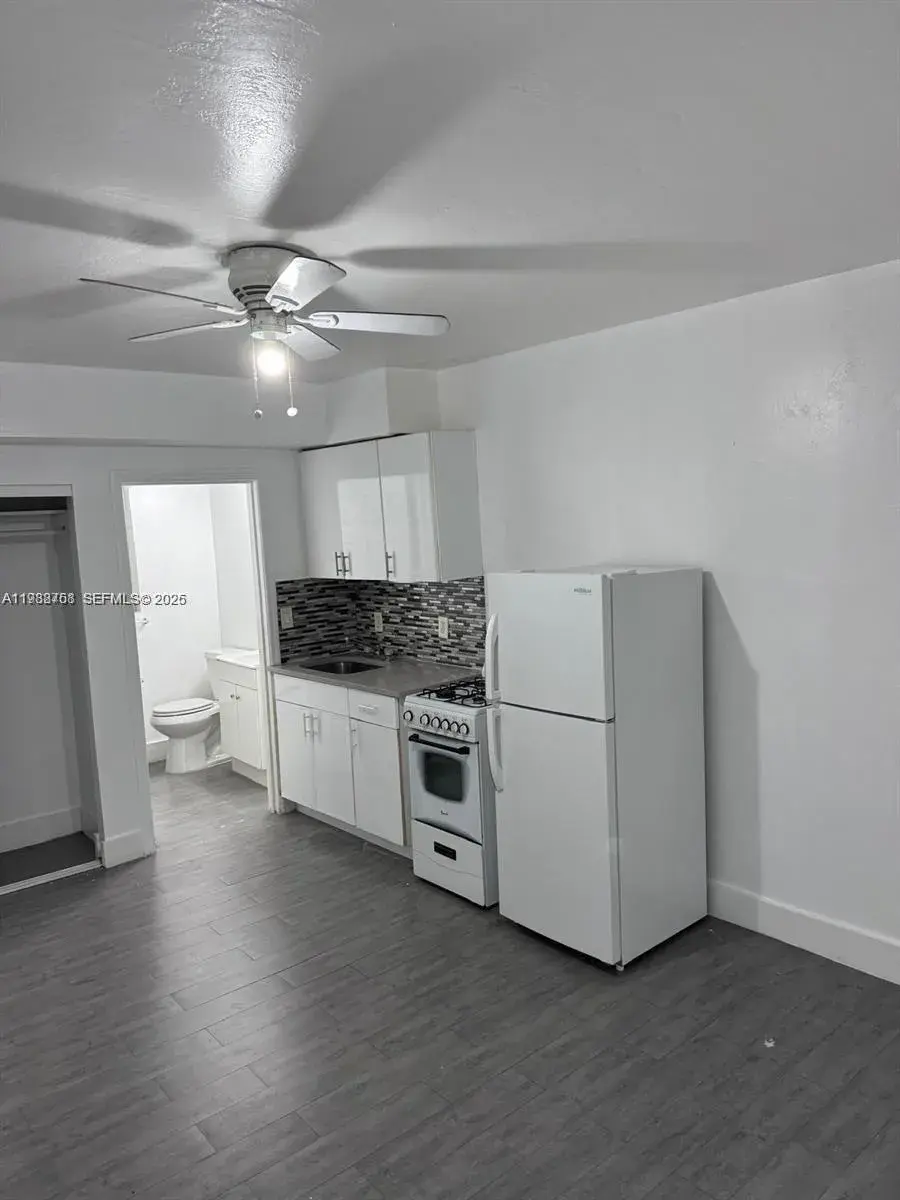 1843 Dewey St # 115, Hollywood FL 33020