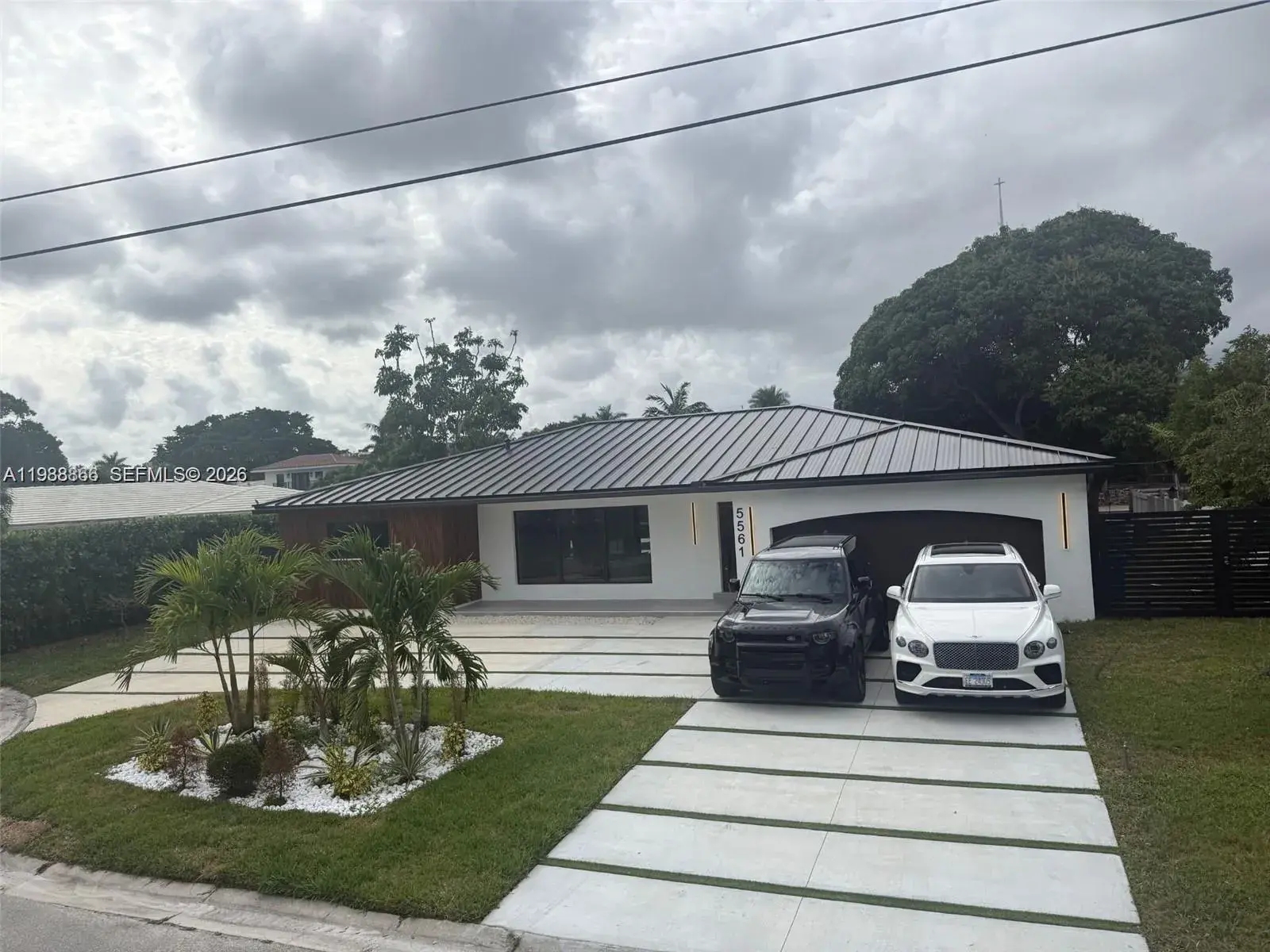 5 bedroom 3 bath Residential for sale at 5561 NE 28th Ave, Fort Lauderdale FL 33308