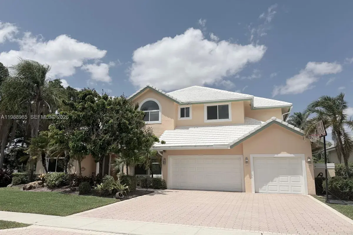 10091 NW 7th St, Plantation FL 33324