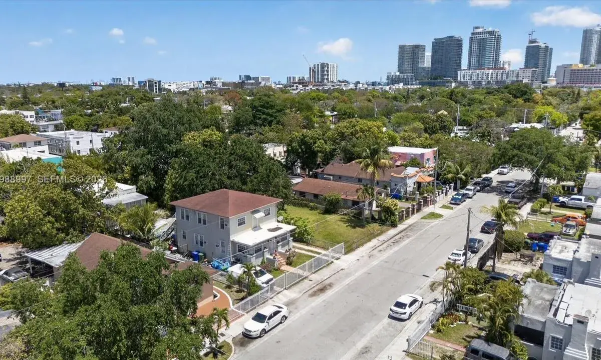 267 NW 31st St, Miami FL 33127