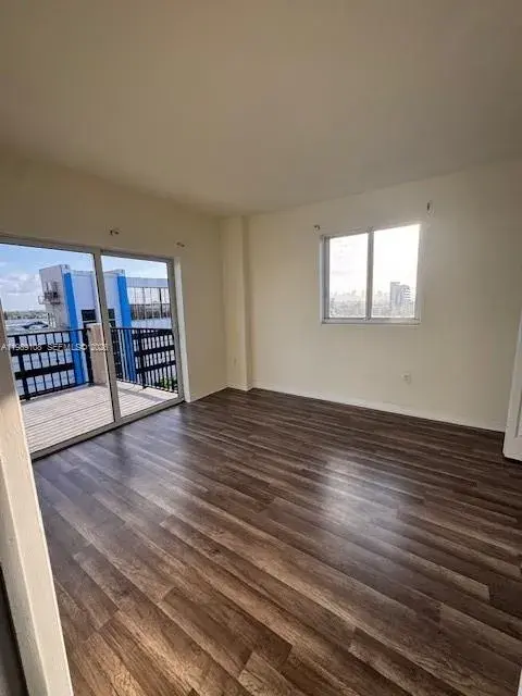 2 bedroom 2 bath Residential Lease for rent at 3410 Coral Way # 01, Miami FL 33145