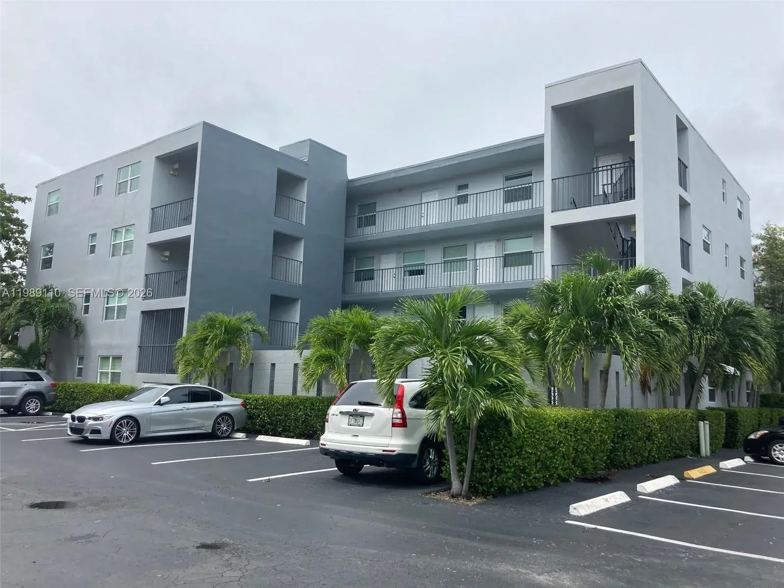 1 bedroom 1 bath Residential Lease for rent at 611 NE 14th Ave # 202, Fort Lauderdale FL 33304