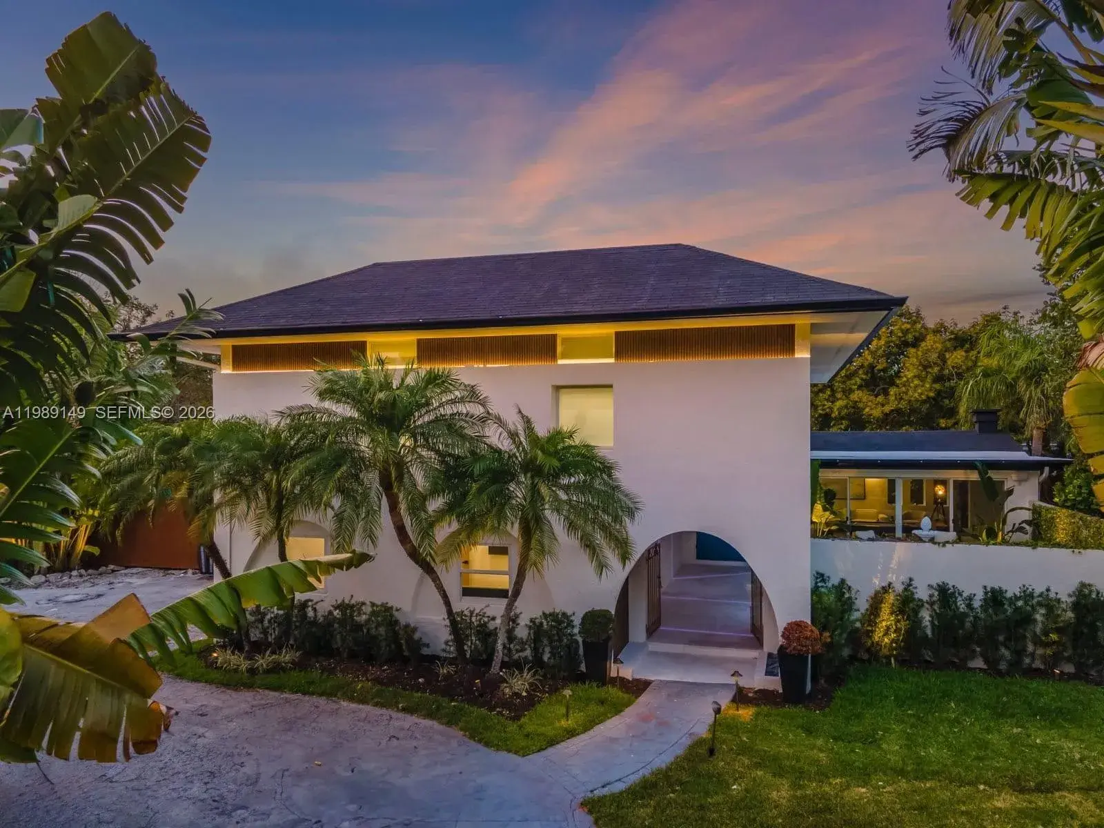 6 bedroom 4 bath Residential for sale at 18490 SW 83rd Pl, Cutler Bay FL 33157