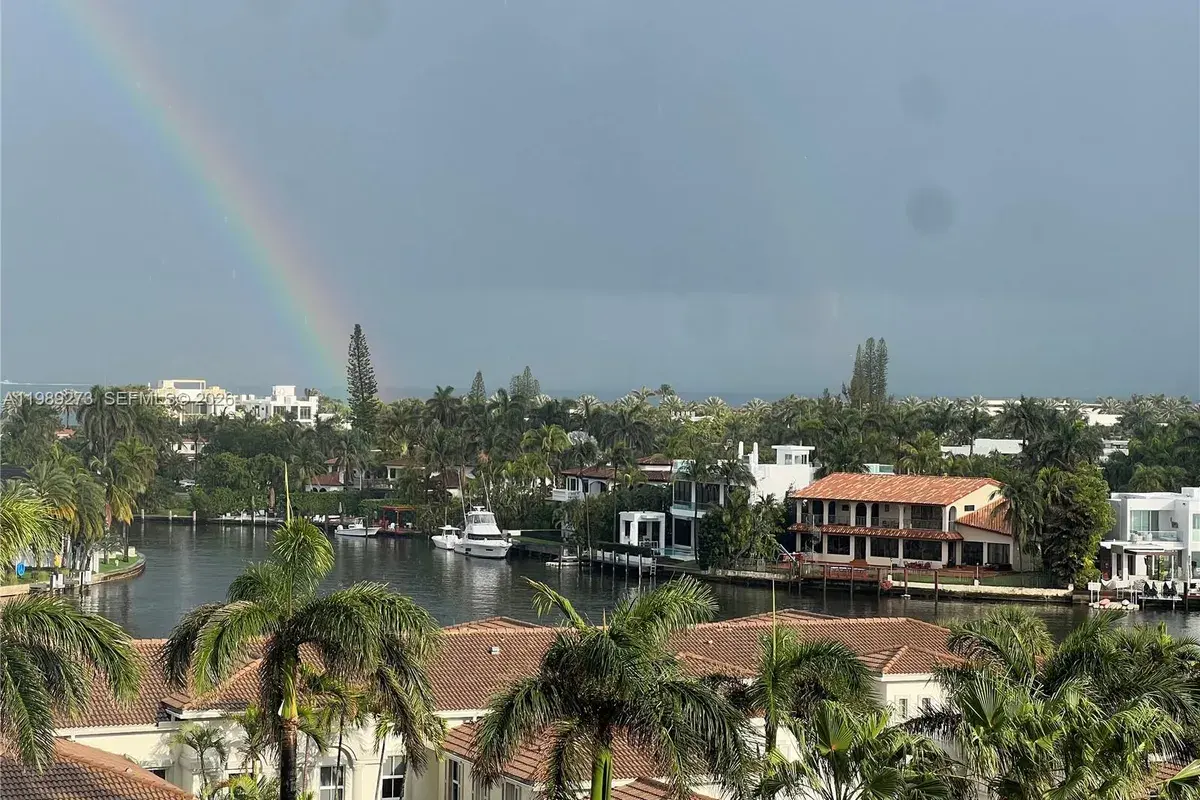 21050 Point Pl # 702, Aventura FL 33180