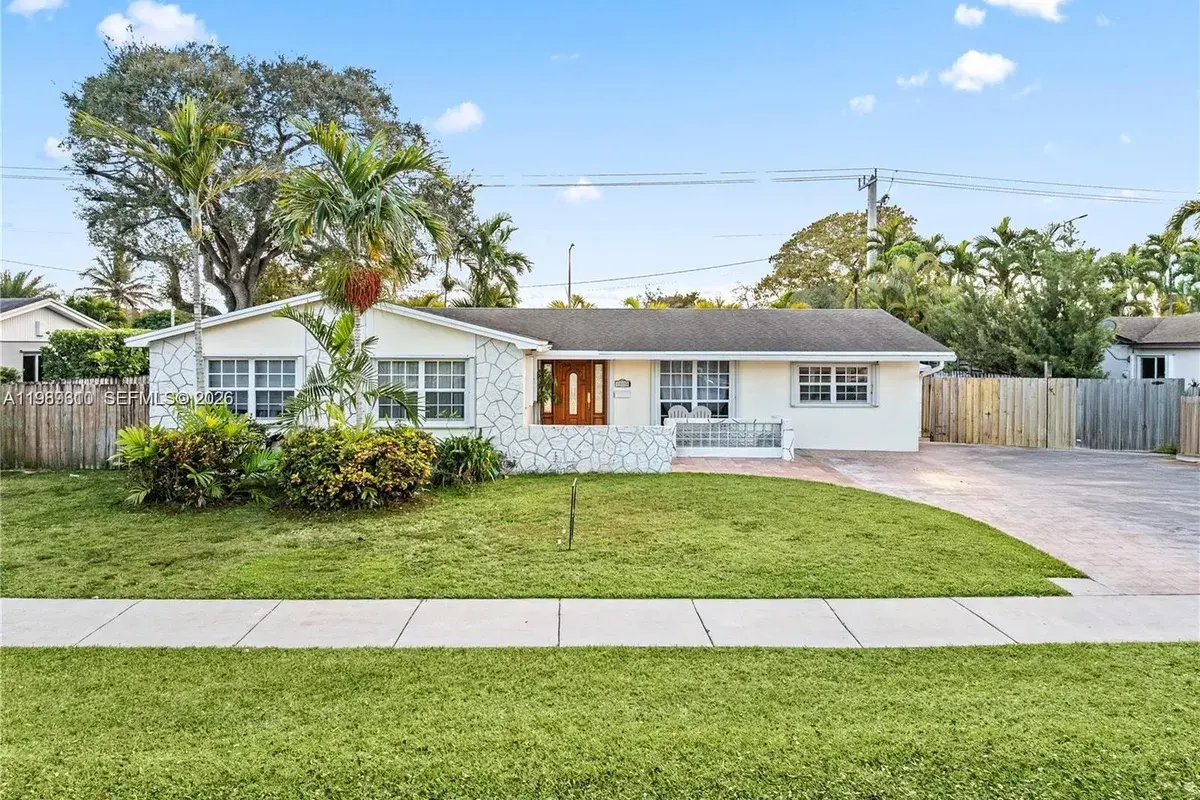 10330 SW 103rd Ct, Miami FL 33176
