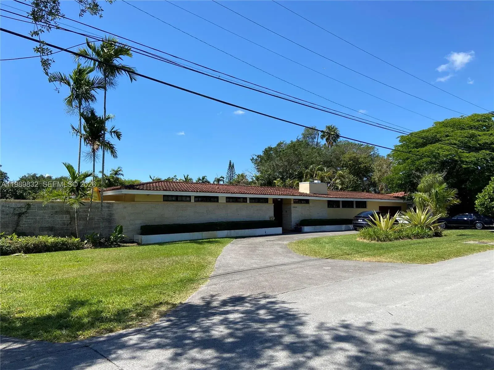 2 bedroom 2 bath Residential for sale at 5900 SW 34th St, Miami FL 33155
