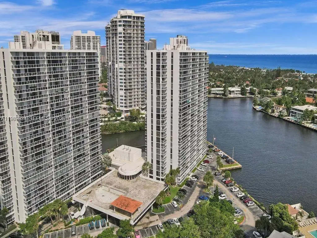 2 bedroom 2 bath Residential Lease for rent at 20515 E Country Club Dr # 246, Aventura FL 33180