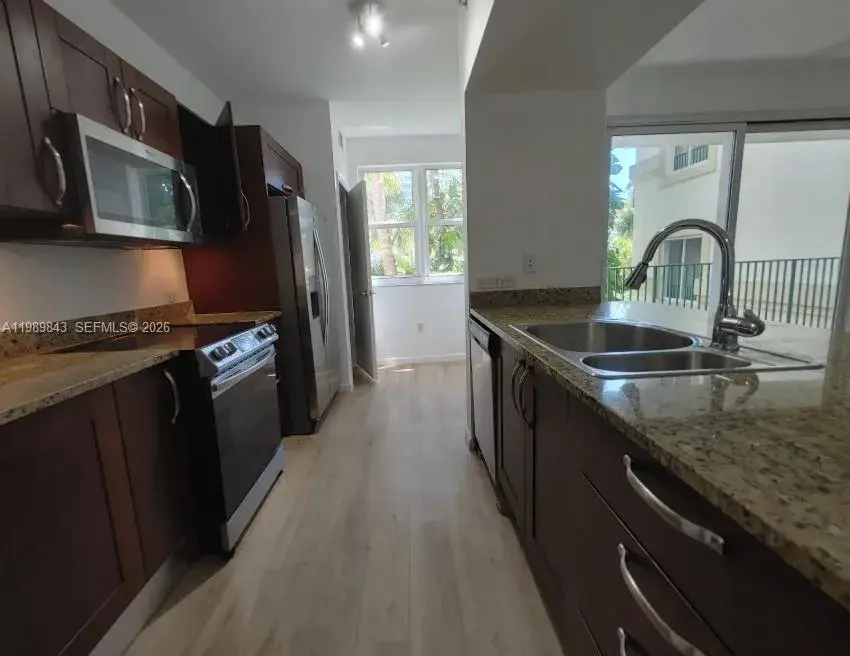 1 bedroom 1 bath Residential for sale at 20000 E Country Club Dr # 201, Aventura FL 33180