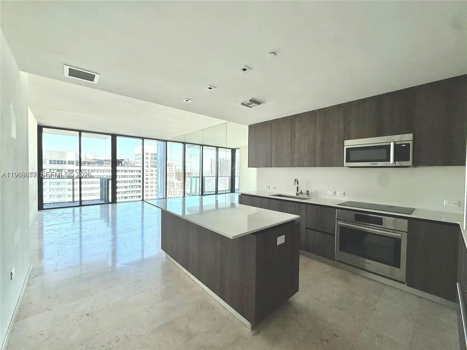 1 bedroom 1 bath Residential Lease for rent at 88 SW 7th St # 1808, Miami FL 33130