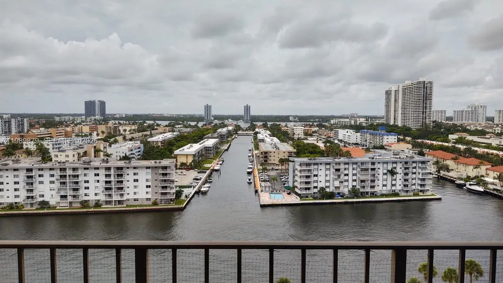 2 bedroom 2 bath for sale at 290 174th St # 1507, Sunny Isles Beach FL 33160