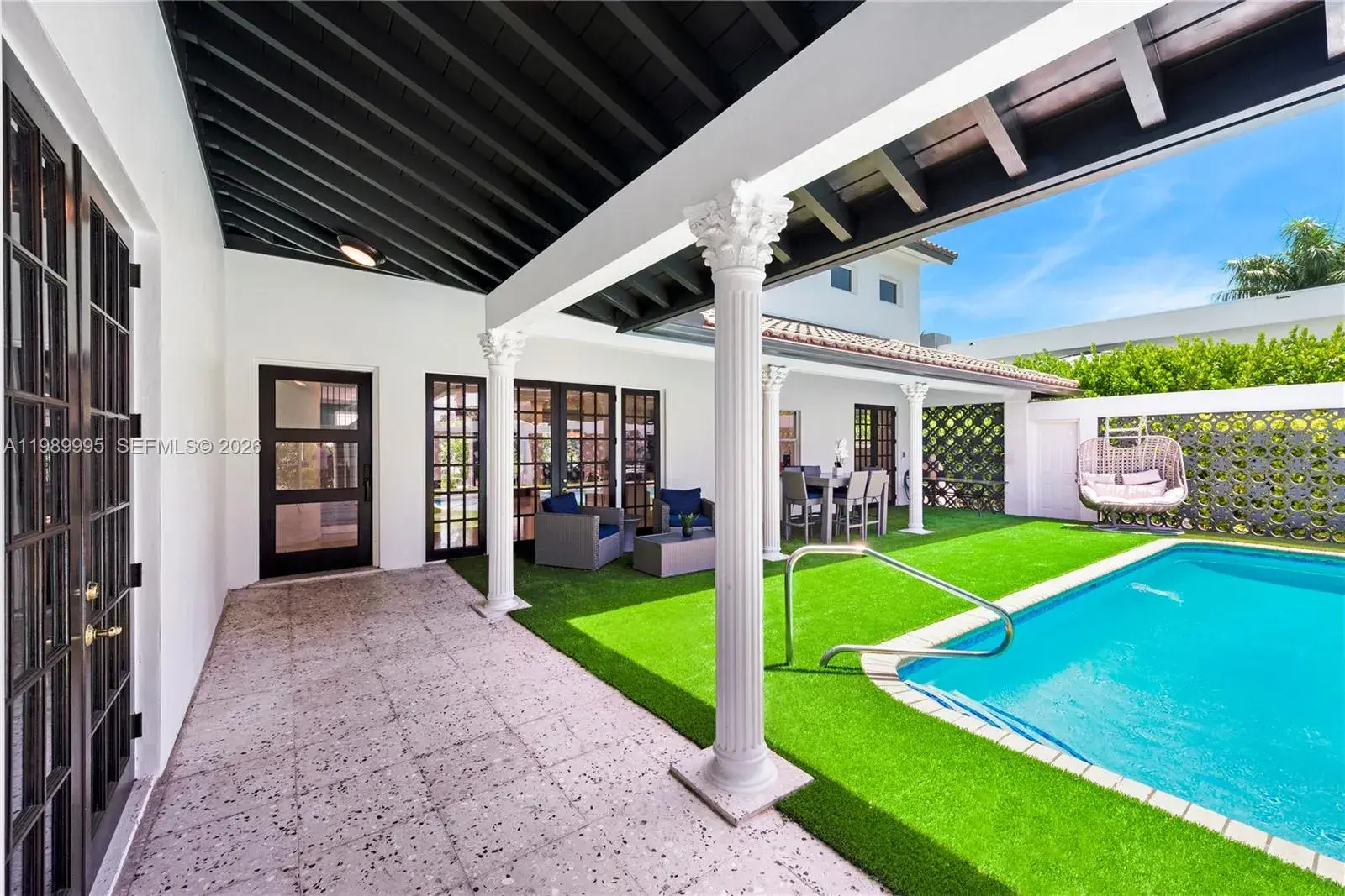 472 Sunset Dr, Hallandale Beach FL 33009
