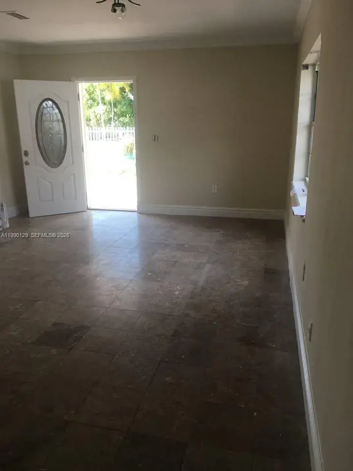 625 E 8th Ct, Hialeah FL 33010