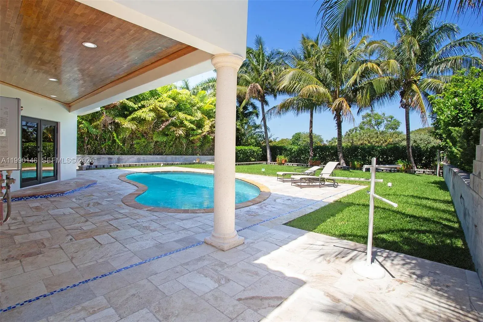 4 bedroom 5 bath for sale at 545 S Shore Dr, Miami Beach FL 33141