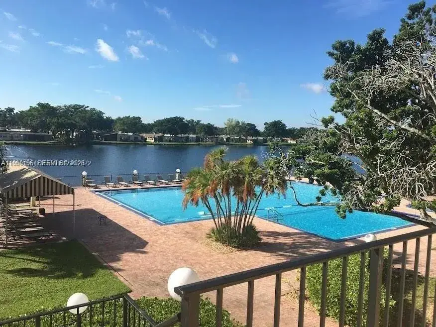2 bedroom 2 bath Residential for sale at 200 Berkley Rd # 123, Hollywood FL 33024