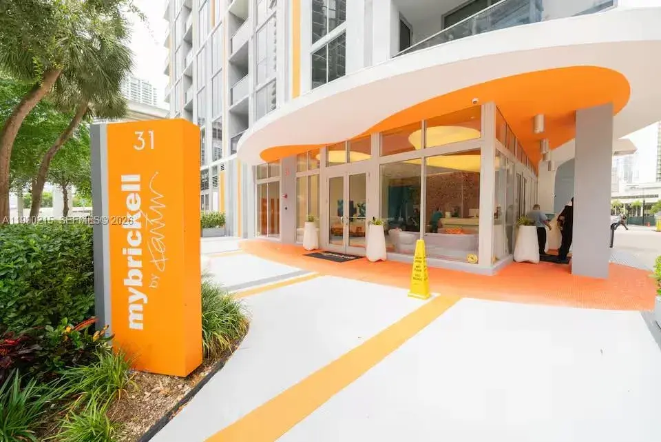 31 SW 6th Street # 301, Miami FL 33131 photo 2