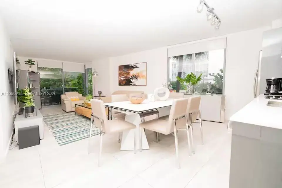 31 SW 6th Street # 301, Miami FL 33131 photo 5