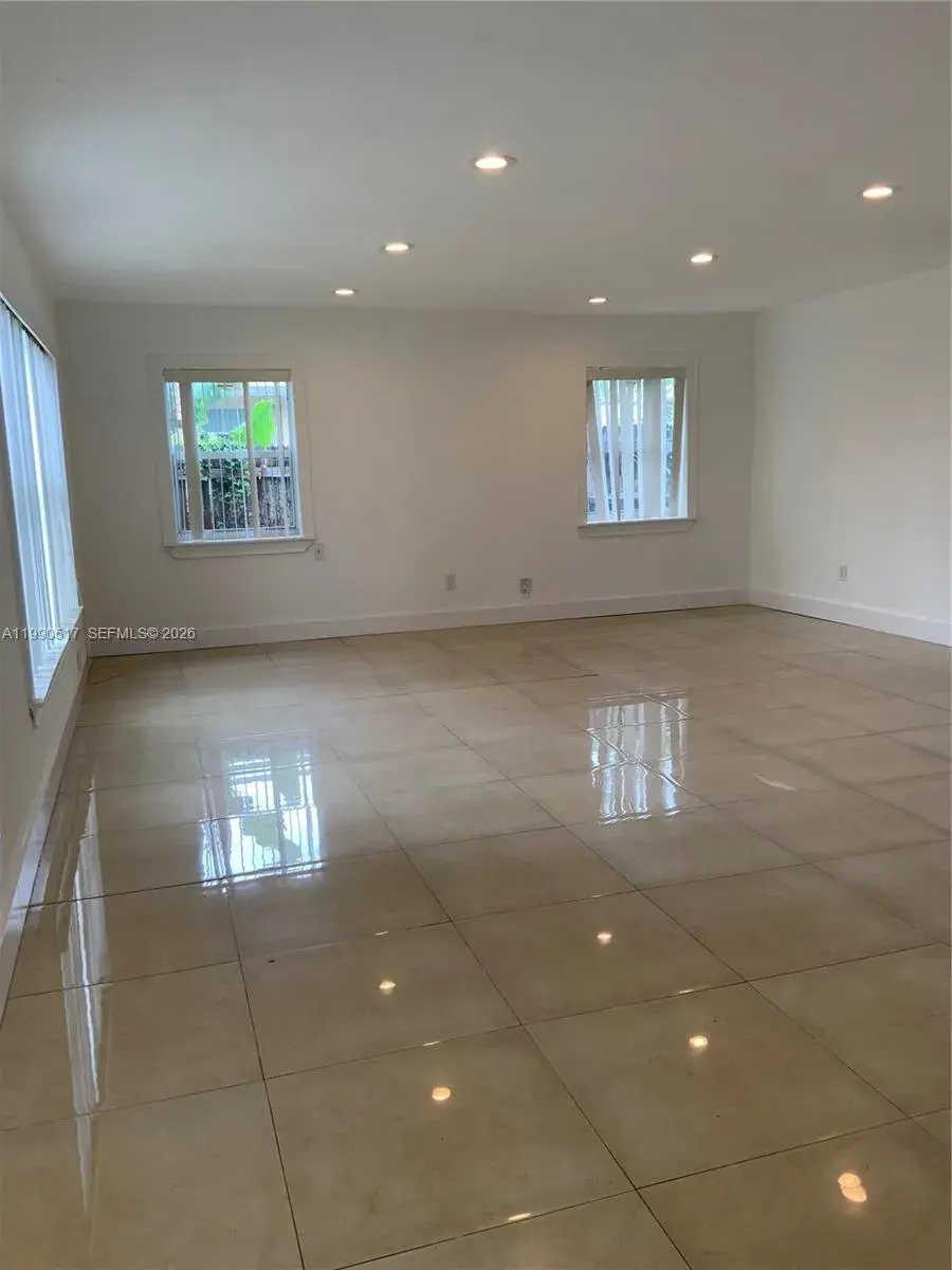 1970 NW 192nd Ter, Miami Gardens FL 33056