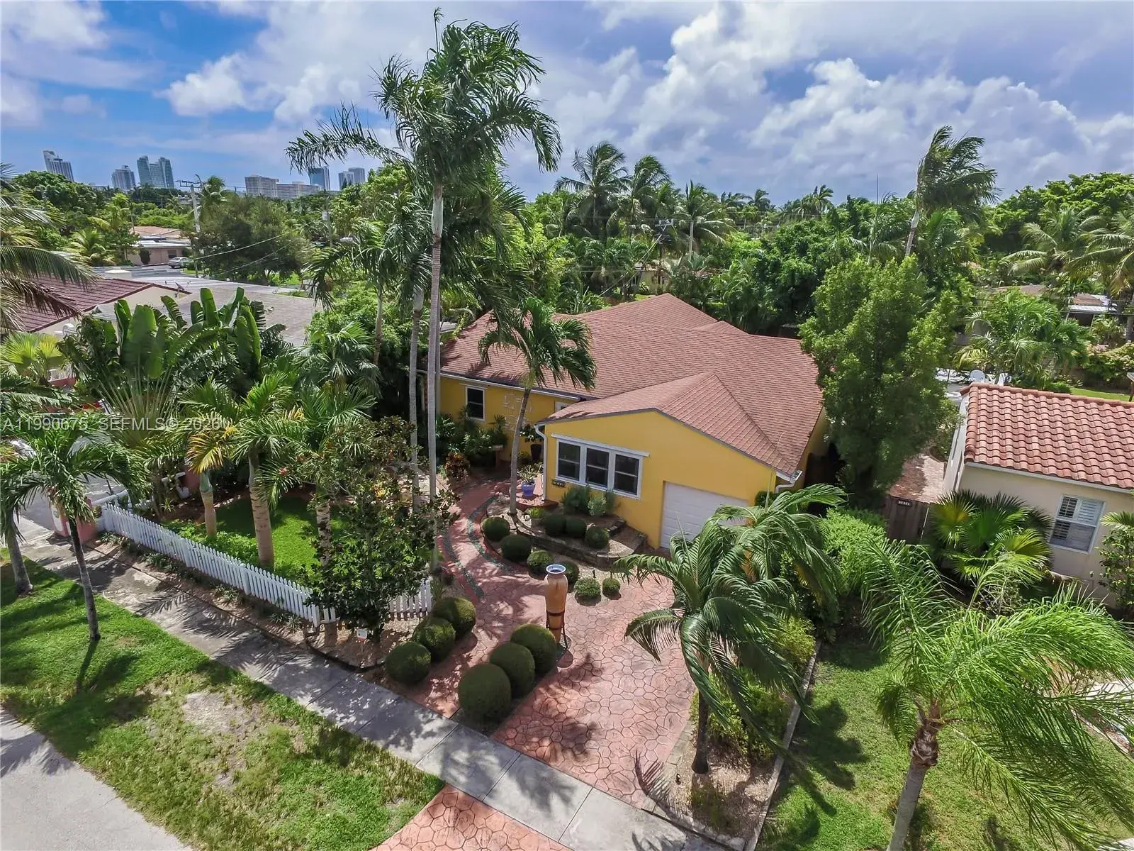 1612 Funston St, Hollywood FL 33020